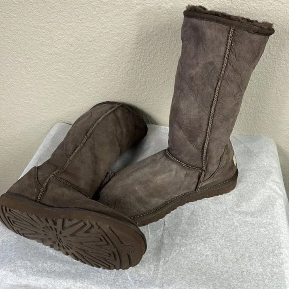 UGG Classic Tall Sheepskin Boot Brown Winter Soft Shearling Sz 7